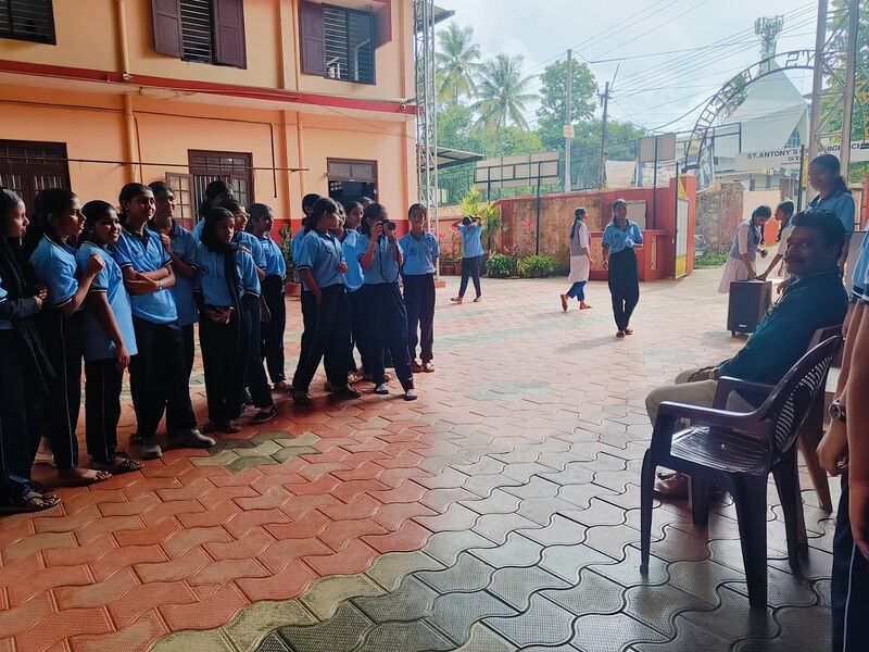 പ്രമാണം:16002 lk2025-28 batch1 7.jpg