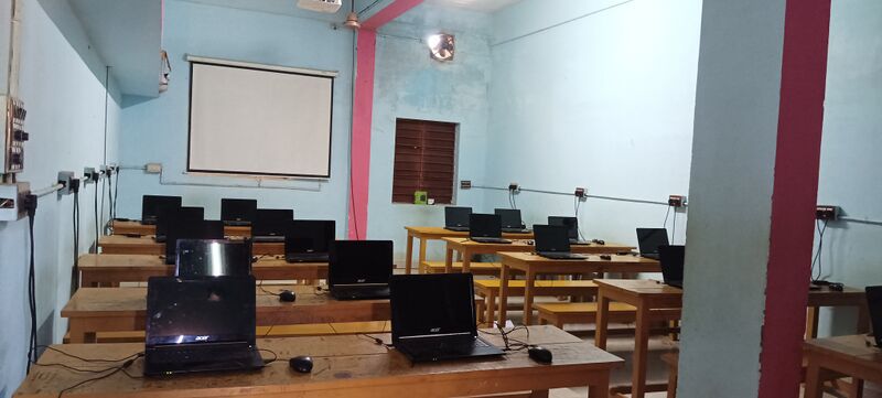 പ്രമാണം:20044 computer lab2025.jpg