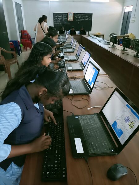 പ്രമാണം:21060-IT EXAM.jpg