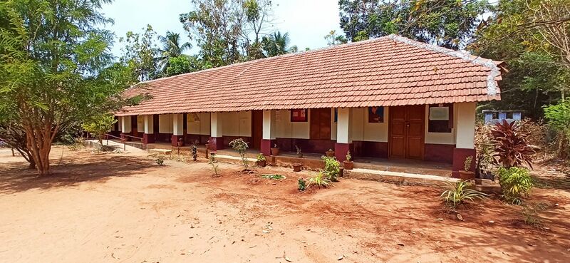 പ്രമാണം:21337 garden20212.jpeg