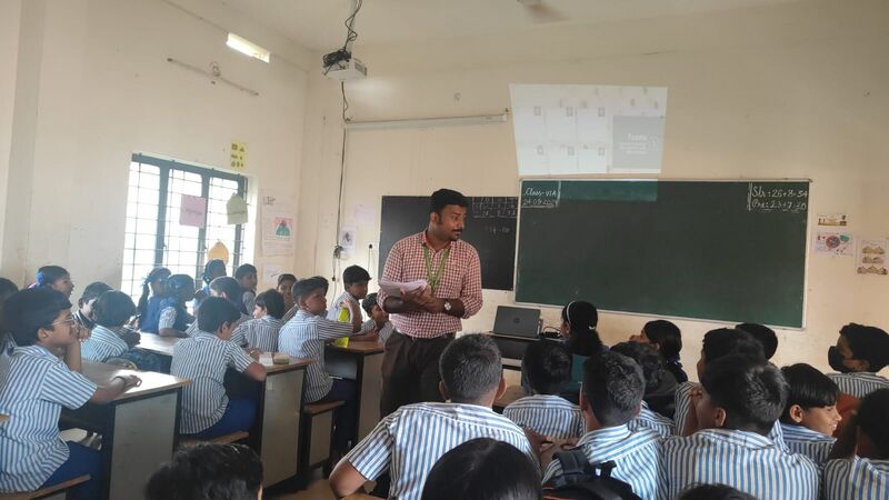 പ്രമാണം:24001-HIghtech smartClass.jpg
