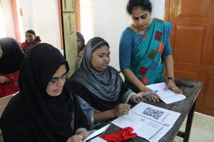 28002-Amma ariyan9.jpg