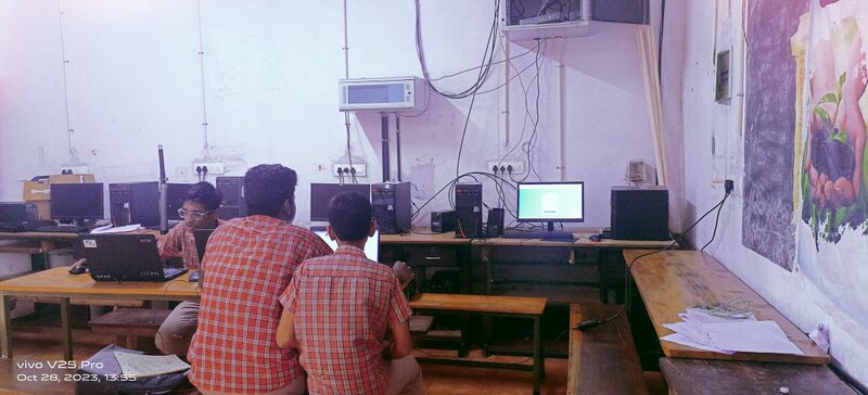 പ്രമാണം:35059 hitech class.resized.jpg