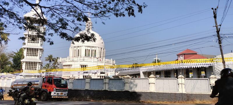 പ്രമാണം:45015 CHURCH.jpg