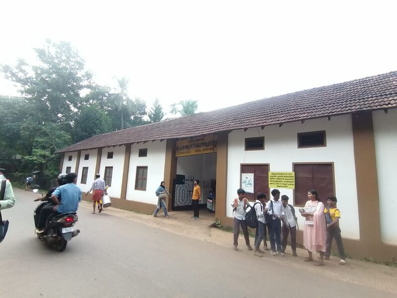 പ്രമാണം:47563 high tech photos.jpg