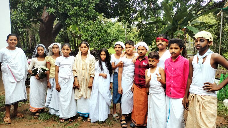 പ്രമാണം:48479 basheerdinam2.jpeg