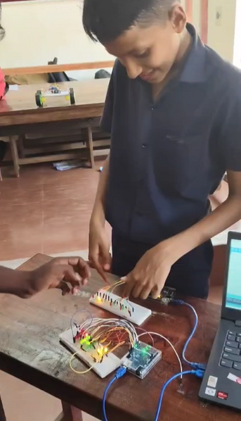 പ്രമാണം:Robo 2.png