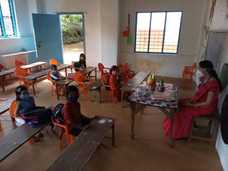 പ്രമാണം:തിരികെ സ്ക്കൂളിലേക്ക് 6.jpg
