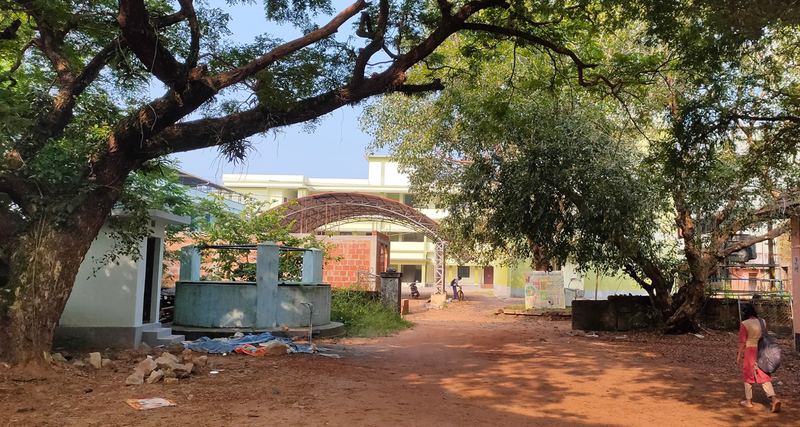 പ്രമാണം:14012 School entrance.png