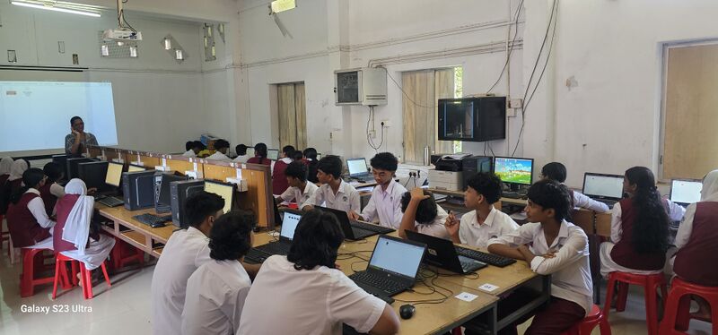 പ്രമാണം:18064 LK PHASE 2 CAMP.jpg