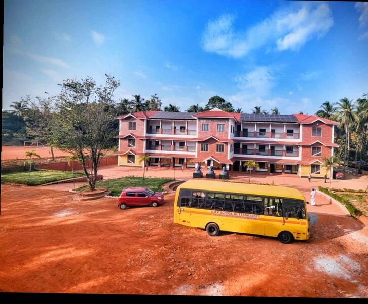 പ്രമാണം:20358 school123.jpg