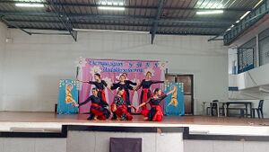 21001 Group dance1.jpg
