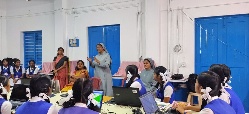 പ്രമാണം:21001 camp.jpg