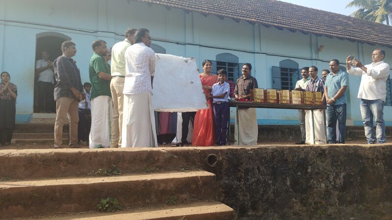 പ്രമാണം:23057 whiteboardbyOSA.jpeg