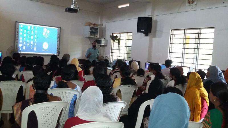 പ്രമാണം:HI TECH.jpg