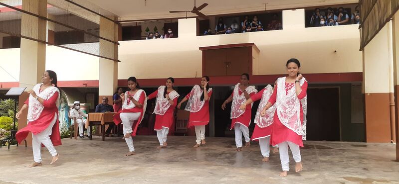 പ്രമാണം:Sisu3 43065.jpeg