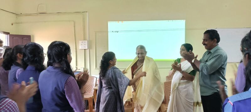 പ്രമാണം:14015farmers day.jpg