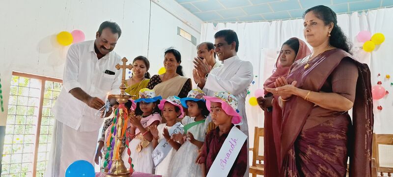 പ്രമാണം:14880 pravesnolsavam2.jpg