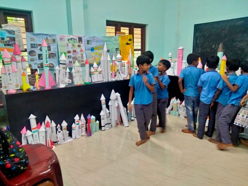 പ്രമാണം:19826 moonday4.jpeg