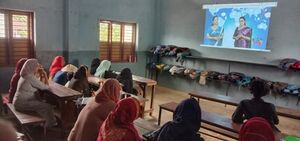 19865-Hi Tech parenting class.jpg