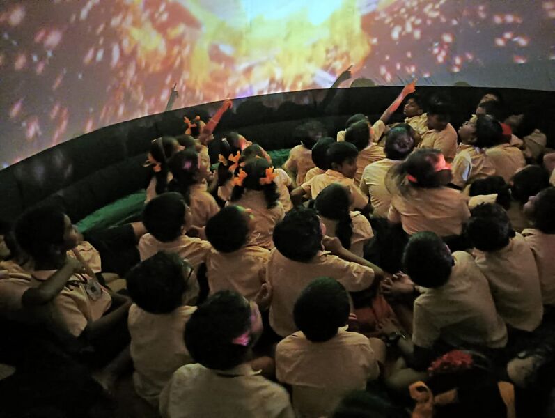 പ്രമാണം:23309-hitech-planetarium show.jpeg