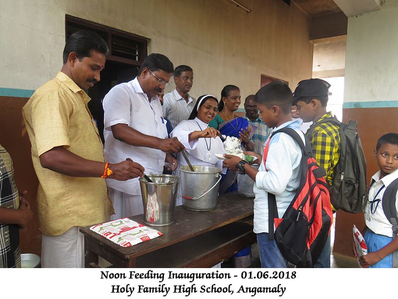 പ്രമാണം:25024noonfeed (3).JPG