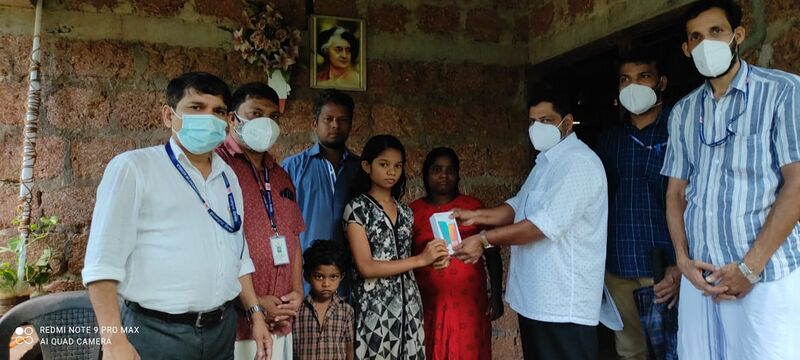 പ്രമാണം:47110 KKD GADGETDISTRIBUTION 2.jpeg.jpeg