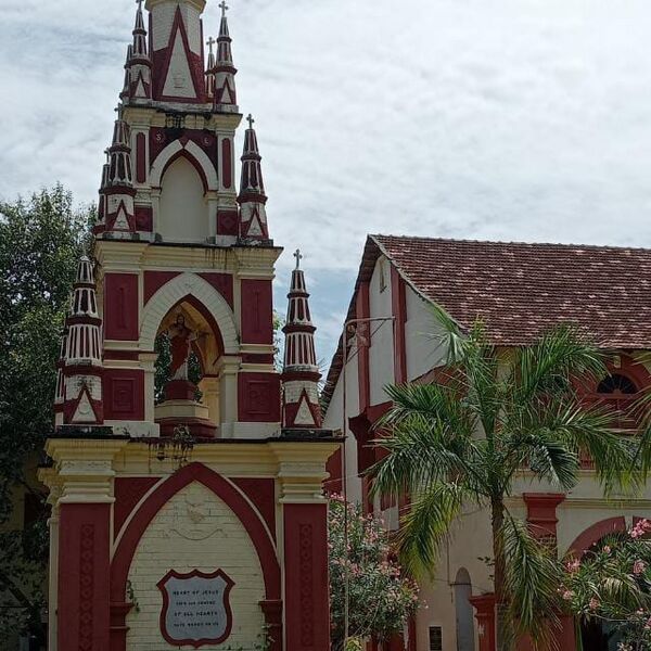 പ്രമാണം:Famous school.jpeg