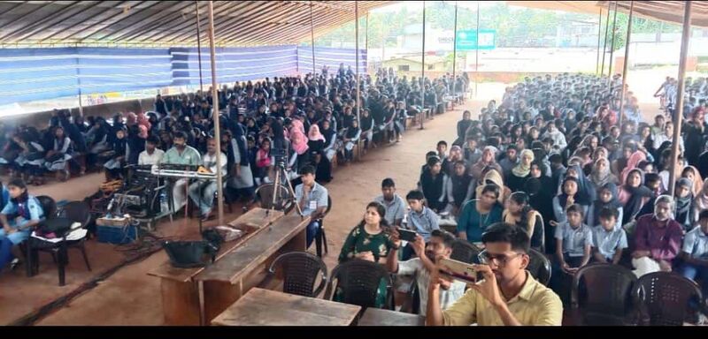 പ്രമാണം:18031 artsfest.jpg