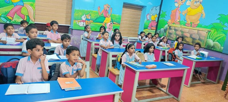 പ്രമാണം:18447 hightech smart room.jpg