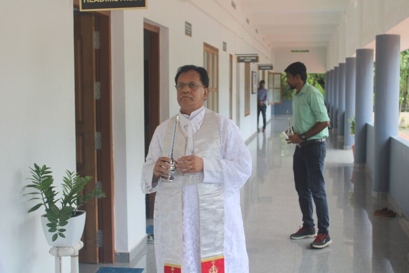 പ്രമാണം:28041 EKM vench 1 2026.jpg