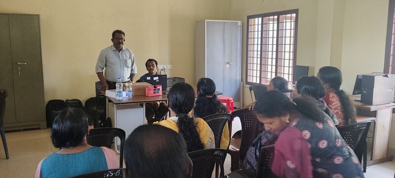 പ്രമാണം:34006 lk schoolcamp1.jpg