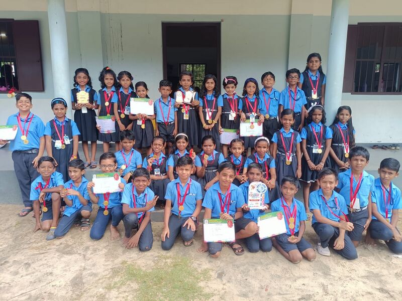 പ്രമാണം:36242 schoolprathibhakal.jpg