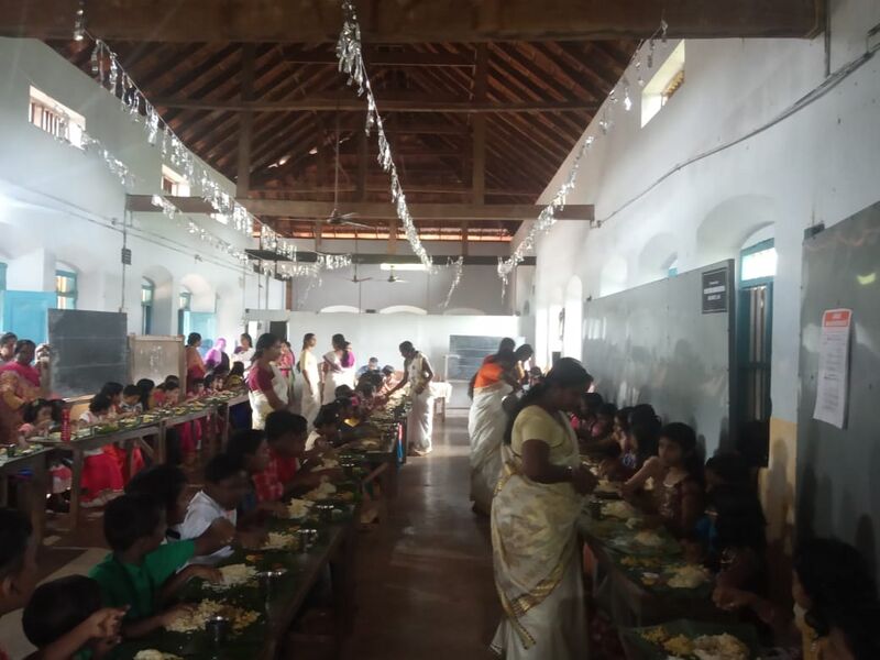 പ്രമാണം:38437-ഓണസദ്യ ( 2019 -2020).jpg