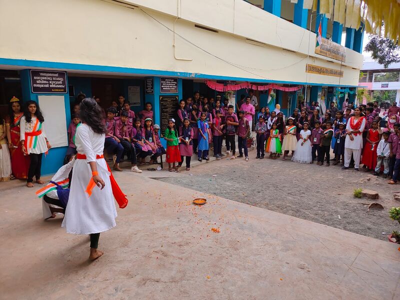 പ്രമാണം:42085 IND9.jpg