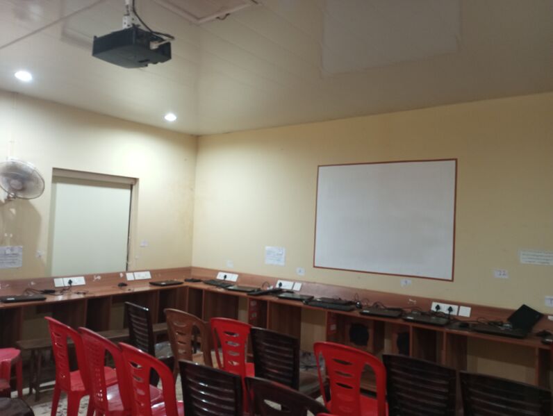 പ്രമാണം:43002 hitech H.SI.Tlab2.jpg