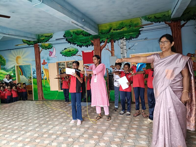 പ്രമാണം:43240 LV2.jpg