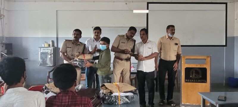 പ്രമാണം:James Sir UD.jpeg