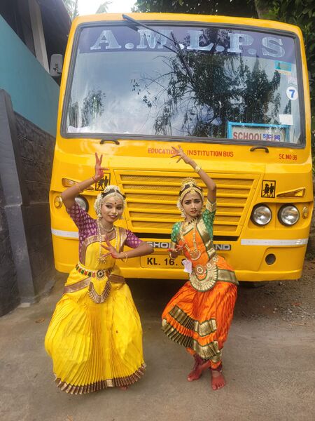 പ്രമാണം:Ylm schoolkalolsavam 2.jpg