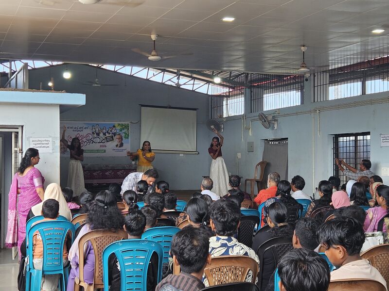 പ്രമാണം:13028-KNR Pravesanothsavam26.jpg