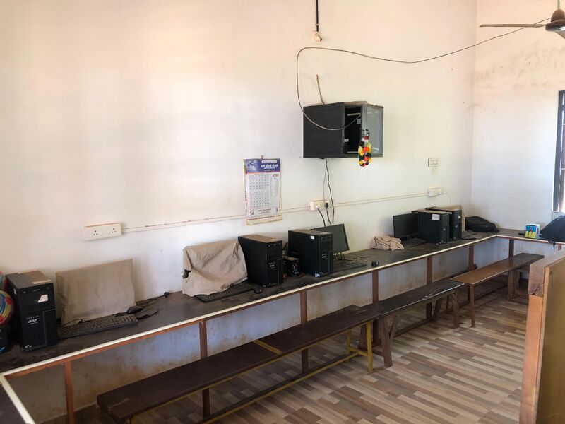 പ്രമാണം:14774. computerlab.jpg