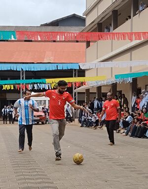 18012 MLM GOAL2026 TEACHER-KICK 01.jpg