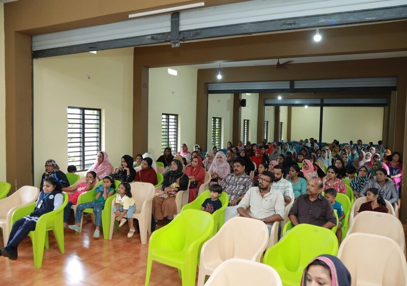 പ്രമാണം:18679 pta meeting 24-25 3.jpg