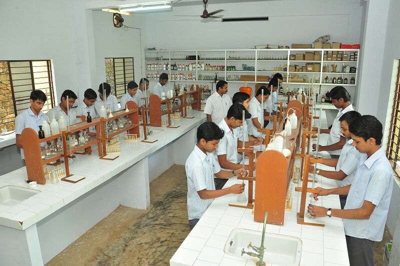 പ്രമാണം:20057 school science lab1.jpeg