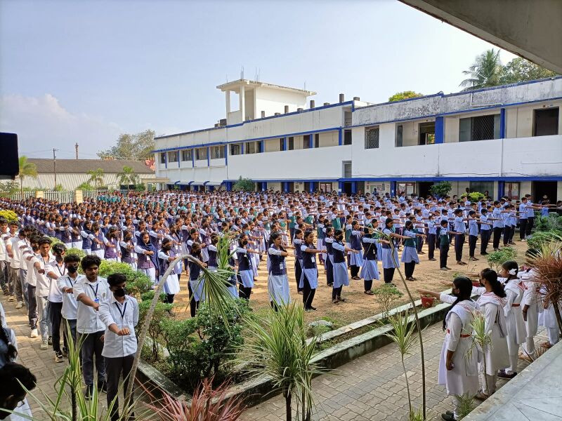 പ്രമാണം:21060-school assembly..jpg