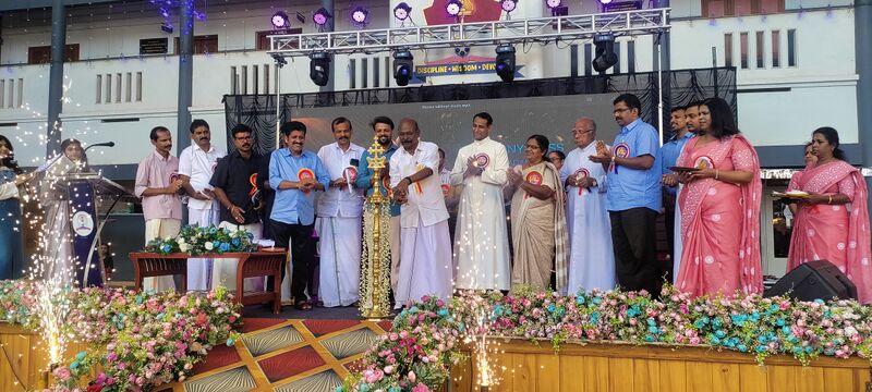 പ്രമാണം:22001 annual day.jpg