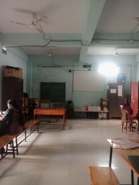 പ്രമാണം:24001 hightech.jpg