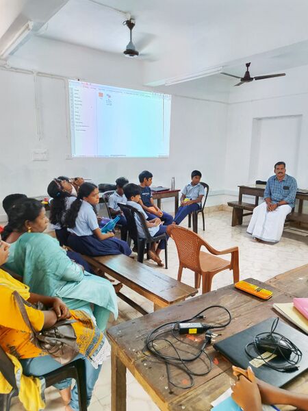 പ്രമാണം:28031 resorceroom.jpeg