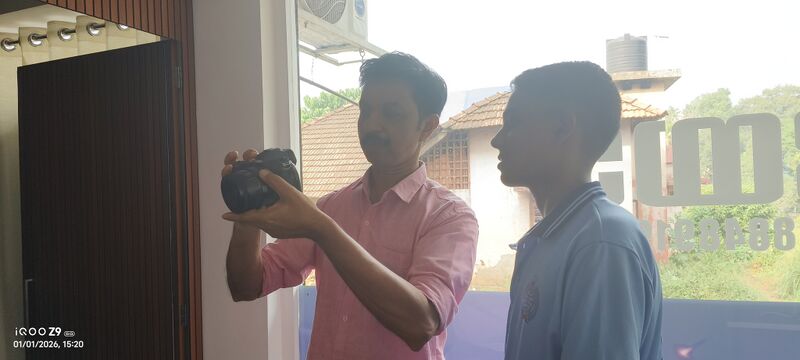 പ്രമാണം:28041 studio visit january 3.jpg