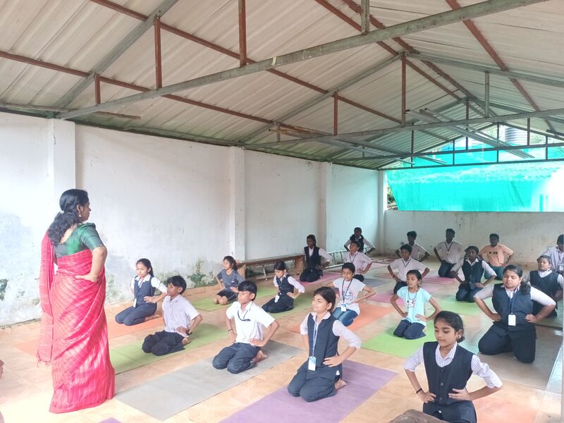 പ്രമാണം:32049-yoga day 1.jpg